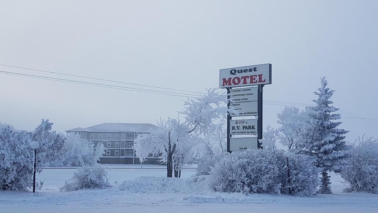 Quest Motel Whitewood Exterior photo